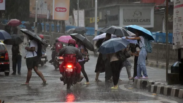 delhi-weather-today-imd-issues-yellow-alert-predicts-light-to-moderate-rain-city-records-best-aqi-this-year